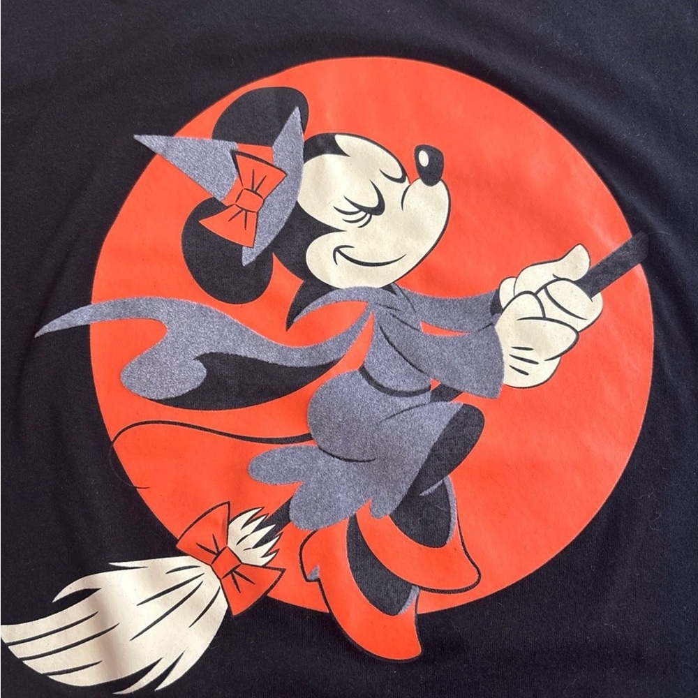 Disney’s Witch Minnie - Glows in the dark
